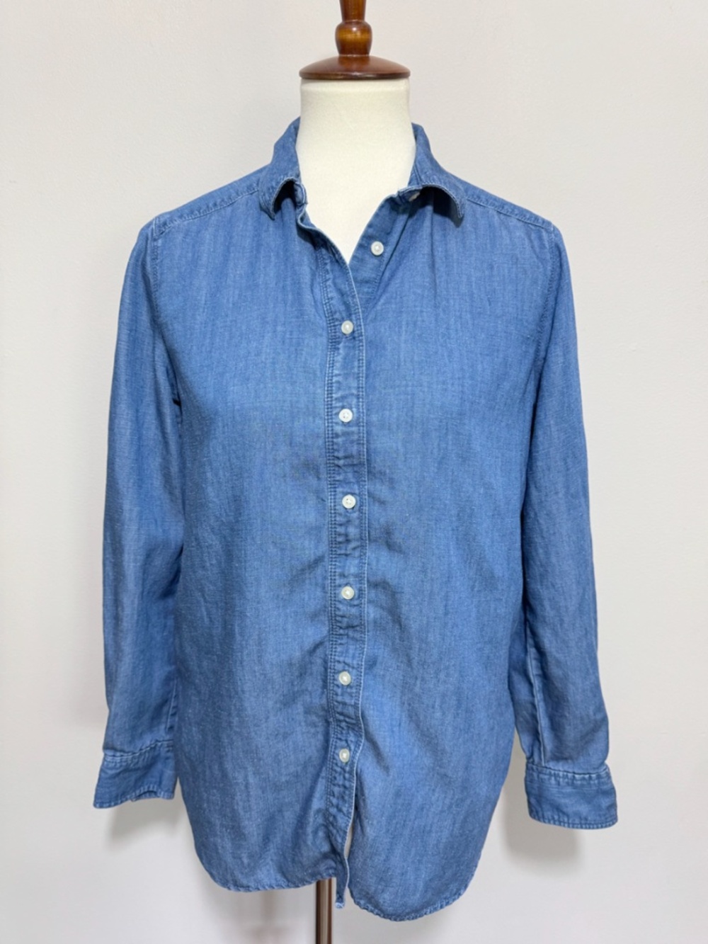LOFT Linen Blend Blue Chambray Button Down Shirt Size Small